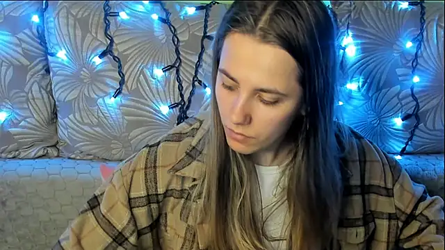 MaggieCake online show from April 12, 2026, 4:06 am