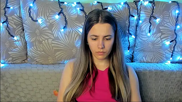 MaggieCake online show from June 8, 2026, 4:46 am