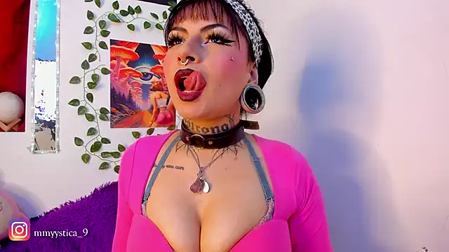 Rainnbow  online show from February 4, 2026, 4:29 am