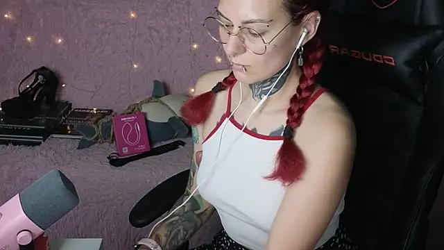 Ginger Stay online show from September 17, 2025, 9:38 pm