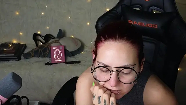 Ginger Stay online show from September 25, 2025, 8:45 pm