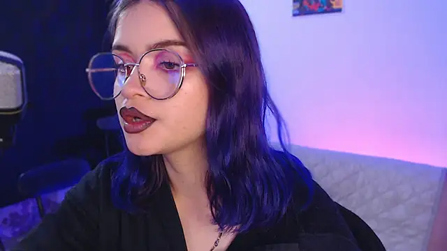 Snapshot of Raventh_ chatting on July 7, 2026, 2:14 am Raventh online show from July 7, 2026, 2:14 am