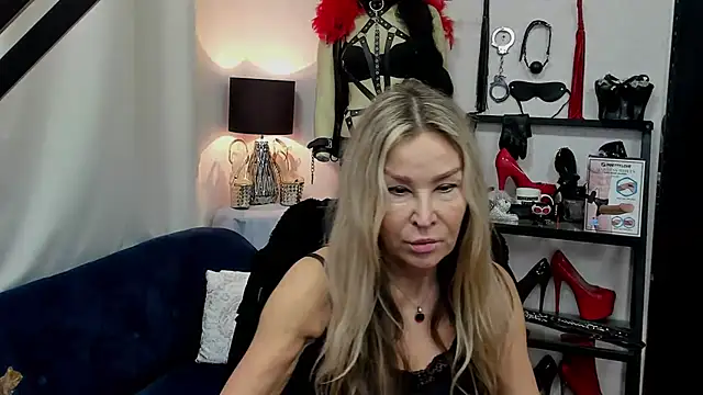 crystaLUX online show from December 17, 2024, 7:29 am