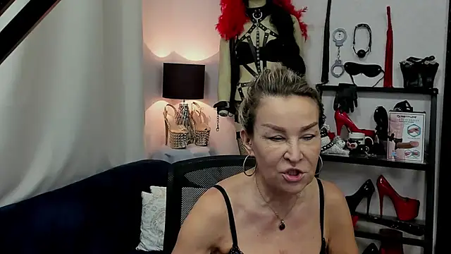 crystaLUX online show from January 7, 2025, 5:33 am