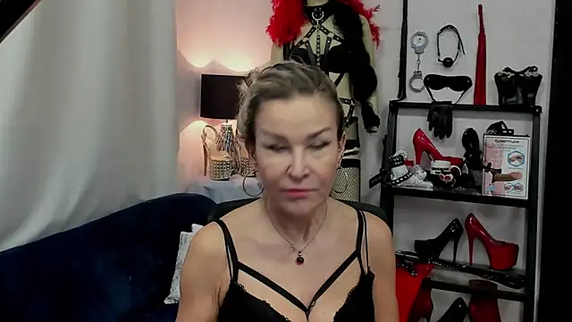 crystaLUX online show from January 10, 2025, 5:58 am