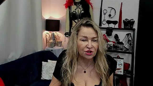 crystaLUX online show from February 28, 2025, 5:48 am