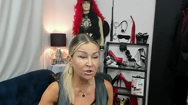 crystaLUX online show from September 9, 2025, 4:23 am