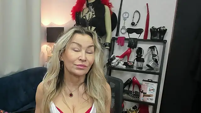 Snapshot of crystaLUX chatting on March 2, 2026, 5:19 am crystaLUX online show from March 2, 2026, 5:19 am