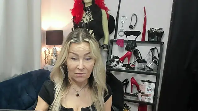 crystaLUX online show from April 22, 2026, 4:37 am