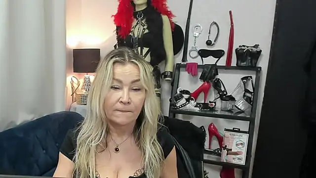 crystaLUX online show from April 23, 2026, 4:24 am