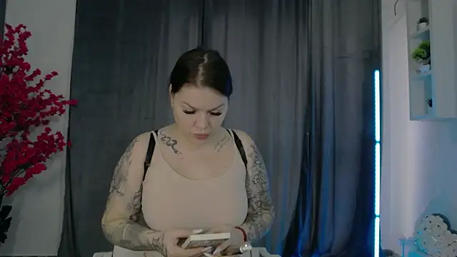 Raven Luna online show from December 12, 2024, 7:19 am