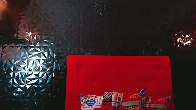 PINK  LOLA1 online show from February 12, 2025, 11:30 pm