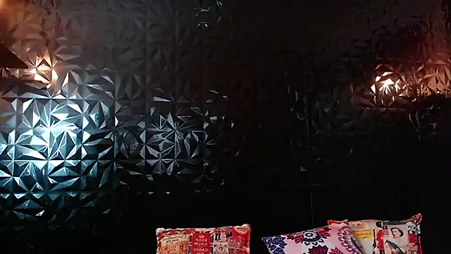 PINK  LOLA1 online show from November 30, 2025, 1:15 pm