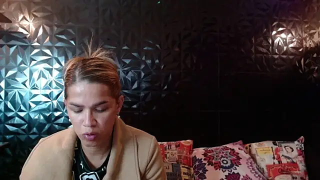 Snapshot of PINK__LOLA1 chatting on June 10, 2026, 11:57 pm PINK LOLA1 online show from June 10, 2026, 11:57 pm