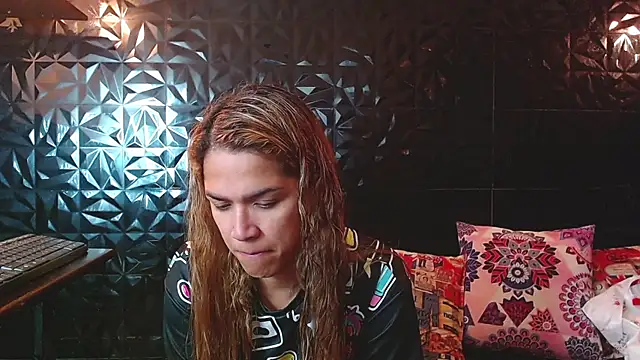 Snapshot of PINK__LOLA1 chatting on June 22, 2026, 11:35 pm PINK LOLA1 online show from June 22, 2026, 11:35 pm