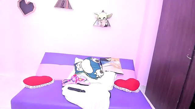 MATURE WHOR33 online show from September 25, 2025, 11:47 am