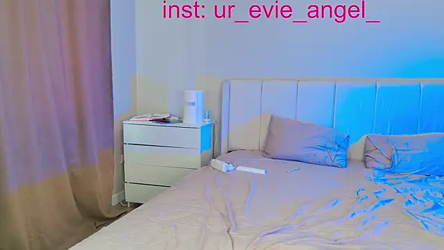 Evelyn rabbit online show from April 10, 2026, 9:47 am