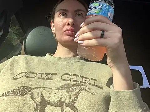 Alyssa rhoades online show from July 21, 2026, 1:35 pm