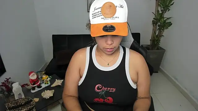 alyssannVhm online show from December 10, 2024, 10:47 pm