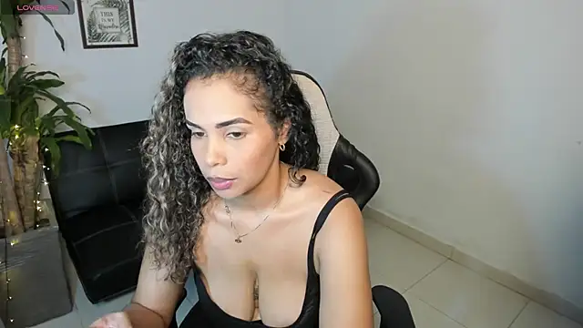 alyssannVhm online show from April 18, 2026, 12:14 am