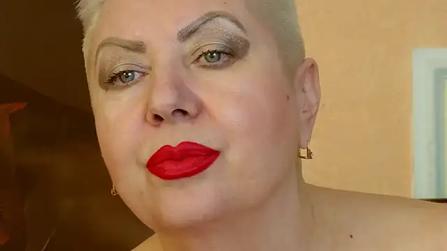 LadyPosh online show from December 25, 2024, 1:42 am