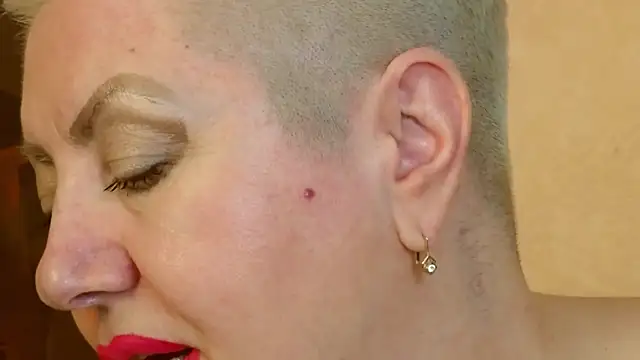 LadyPosh online show from December 27, 2024, 5:52 am