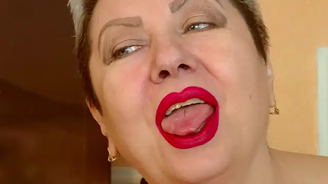 LadyPosh online show from February 24, 2026, 9:35 pm