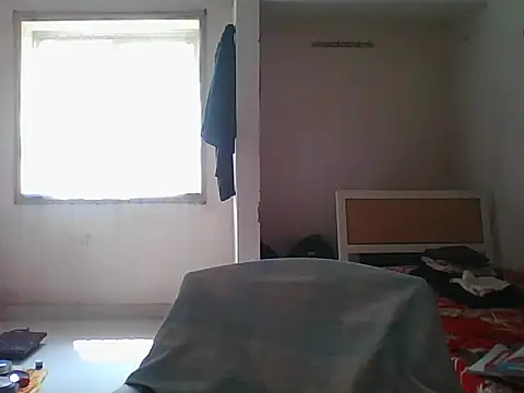 hrnybh2002 online show from April 19, 2026, 8:35 am