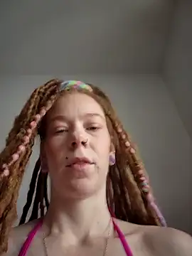 LucidLucy online show from February 10, 2026, 2:43 pm