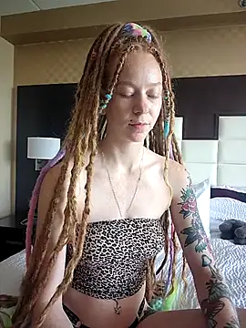 LucidLucy online show from June 28, 2026, 2:56 pm