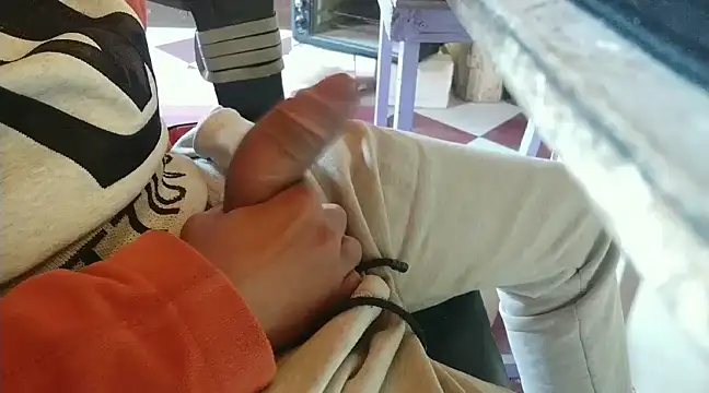 Snapshot of growing20yo chatting on December 28, 2024, 12:24 pm growing20yo online show from December 28, 2024, 12:24 pm