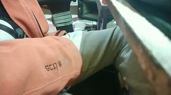 Snapshot of growing20yo chatting on December 28, 2024, 10:44 pm growing20yo online show from December 28, 2024, 10:44 pm