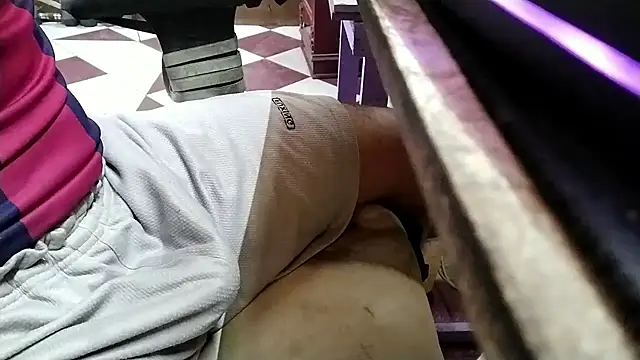 Snapshot of growing20yo chatting on November 27, 2025, 10:23 pm growing20yo online show from November 27, 2025, 10:23 pm