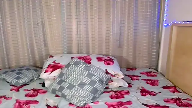 Snapshot of sexyindianchic chatting on September 29, 2025, 8:24 pm sexyindianchic online show from September 29, 2025, 8:24 pm