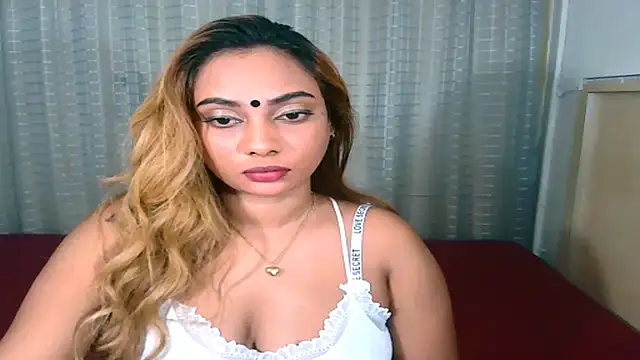 Snapshot of sexyindianchic chatting on November 6, 2025, 5:14 pm sexyindianchic online show from November 6, 2025, 5:14 pm
