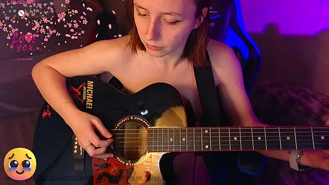 Snapshot of DanaMartina chatting on February 24, 2025, 8:38 am DanaMartina online show from February 24, 2025, 8:38 am