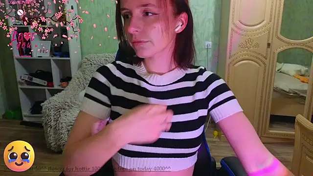 Snapshot of DanaMartina chatting on February 25, 2025, 4:21 pm DanaMartina online show from February 25, 2025, 4:21 pm