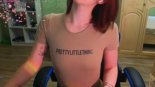 Snapshot of DanaMartina chatting on March 3, 2025, 8:27 am DanaMartina online show from March 3, 2025, 8:27 am