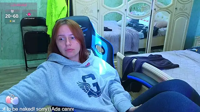 Snapshot of DanaMartina chatting on October 3, 2025, 12:24 pm DanaMartina online show from October 3, 2025, 12:24 pm