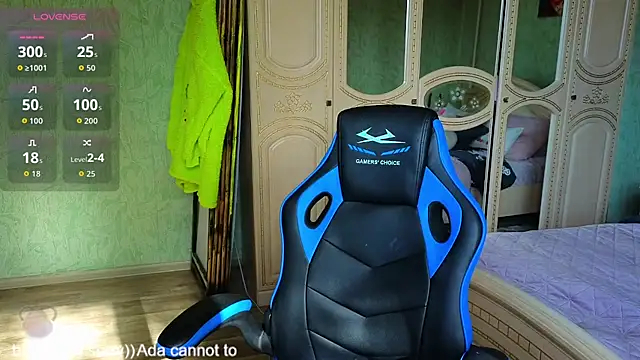 Snapshot of DanaMartina chatting on October 4, 2025, 10:57 am DanaMartina online show from October 4, 2025, 10:57 am