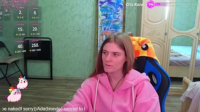 Snapshot of DanaMartina chatting on October 23, 2025, 12:48 pm DanaMartina online show from October 23, 2025, 12:48 pm