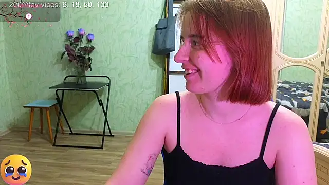 Snapshot of DanaMartina chatting on November 19, 2025, 10:32 pm DanaMartina online show from November 19, 2025, 10:32 pm