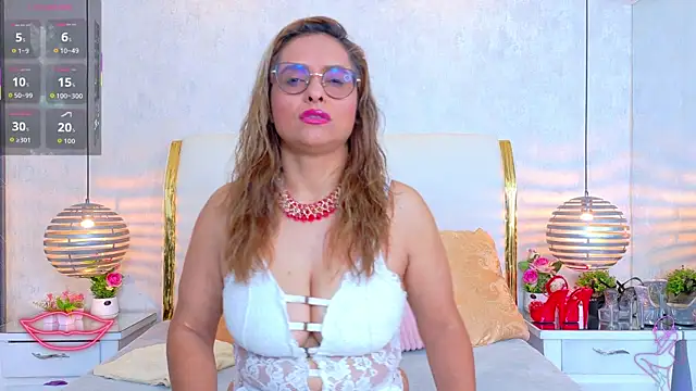 Snapshot of MarilynVega1 chatting on July 17, 2026, 9:19 pm MarilynVega1 online show from July 17, 2026, 9:19 pm