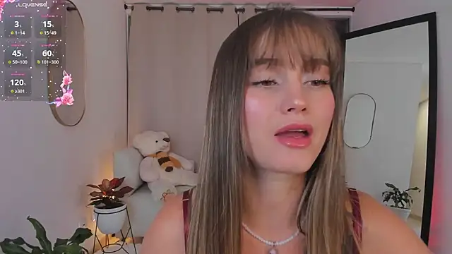 roxie gates  online show from November 9, 2025, 1:04 am