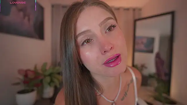 roxie gates  online show from June 7, 2026, 11:41 pm