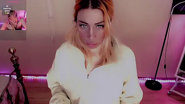 AnnieGOld  online show from February 28, 2025, 10:28 pm