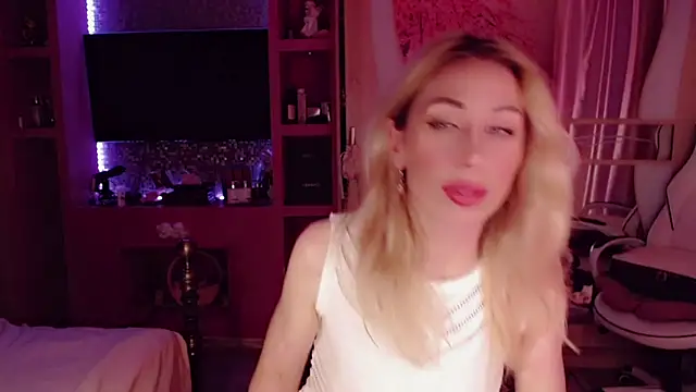 AnnieGOld  online show from November 15, 2025, 11:32 pm