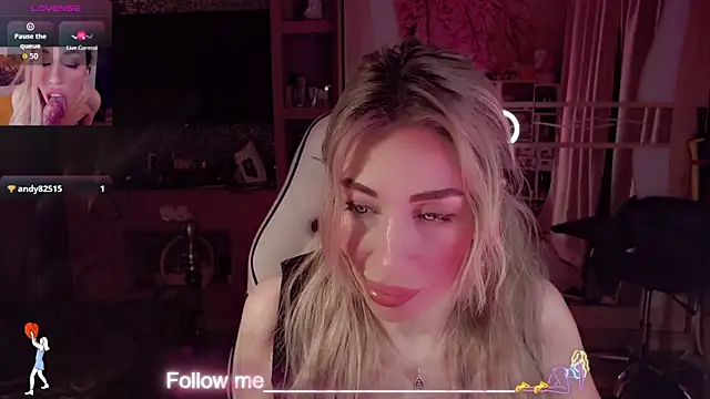 AnnieGOld  online show from April 11, 2026, 10:58 pm