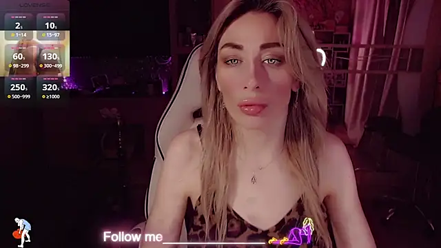 AnnieGOld  online show from April 26, 2026, 5:32 pm