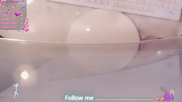 Snapshot of AnnieGOld_ chatting on July 25, 2026, 11:02 pm AnnieGOld online show from July 25, 2026, 11:02 pm